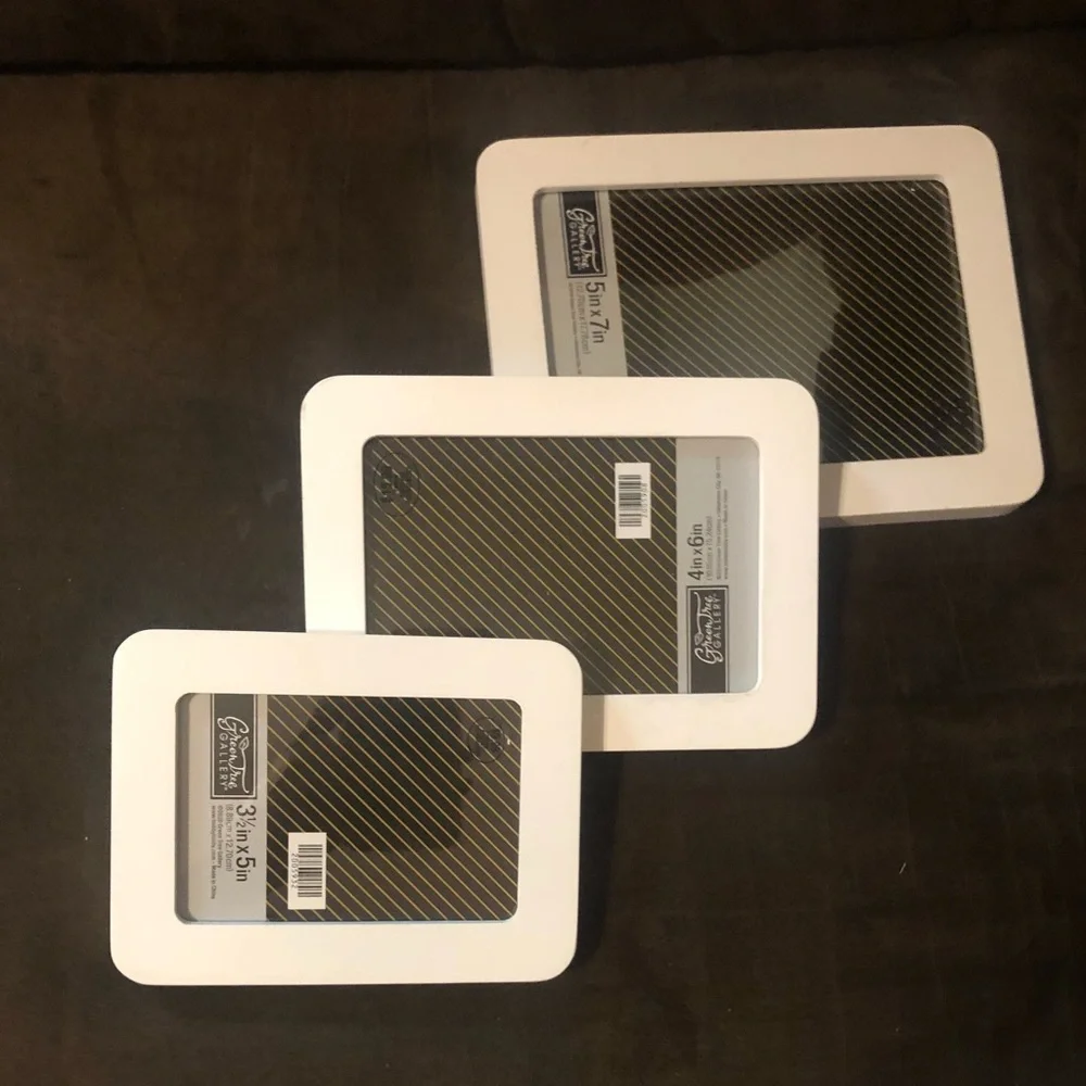 3 Picture Frames,